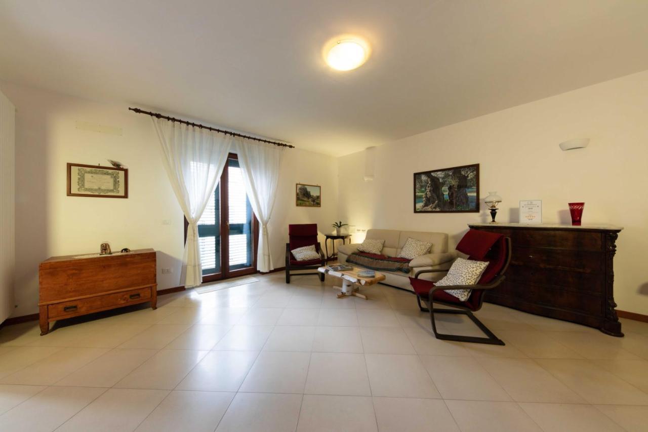 B&B La Stradella 奥斯图尼 外观 照片