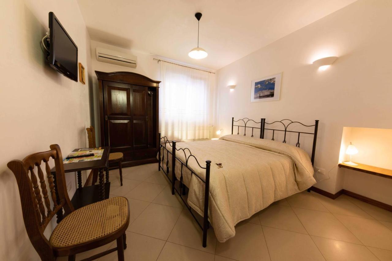 B&B La Stradella 奥斯图尼 外观 照片